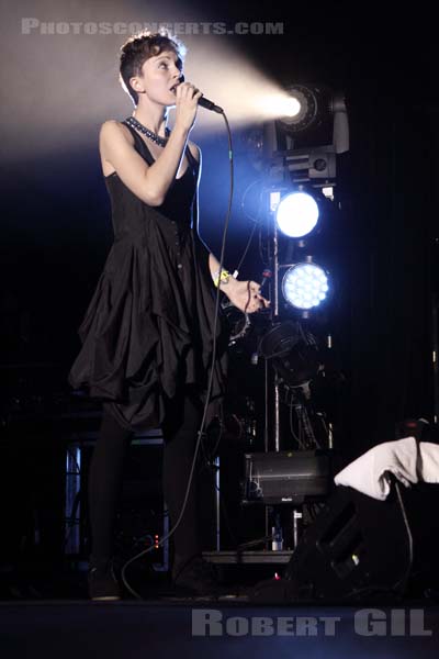 POLICA - 2012-07-15 - PARIS - Olympia - 